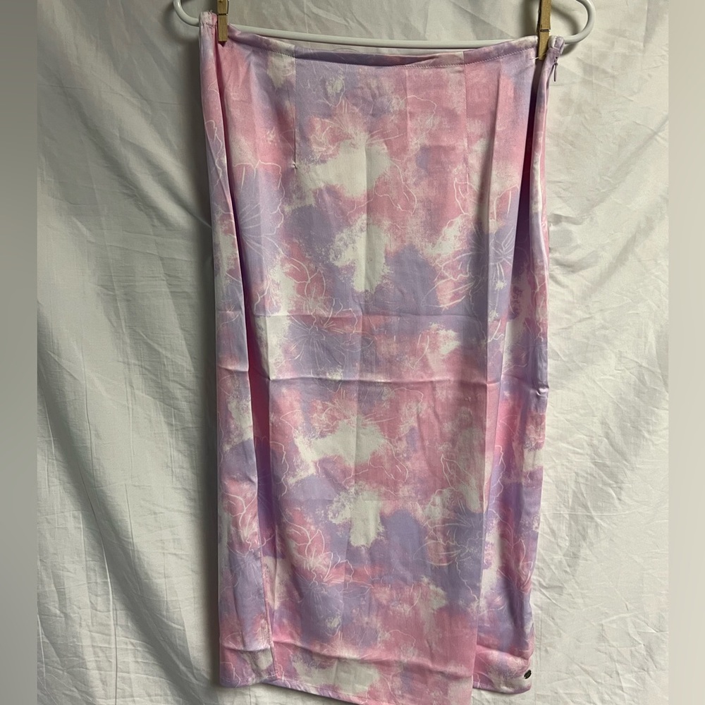Roxy sheer skirt zip up on side size medium pink/purple tie dye